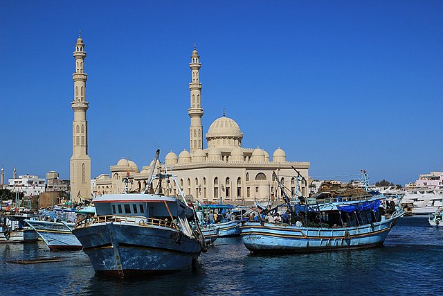 Hurghada port mosque reesorts