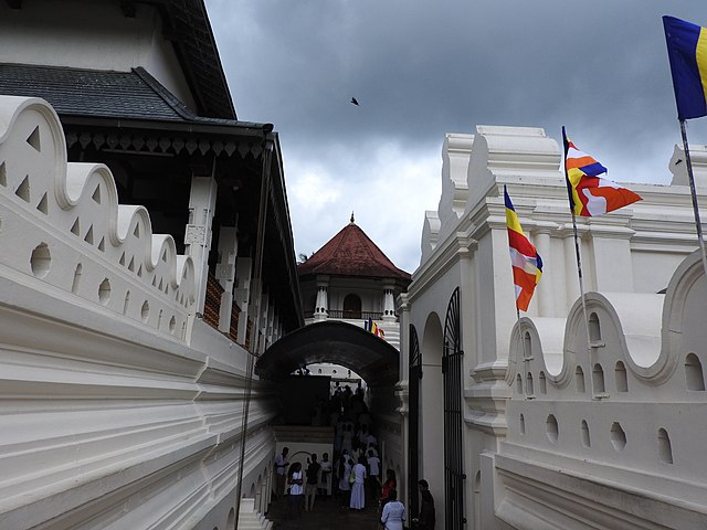 Шри-Ланка. Храм Зуба Будды. Фото: Wikimedia Commons. Yercaud-elango